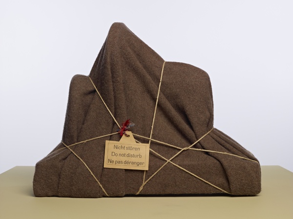 Man Ray, L'Énigme d'Isidore Ducasse (Het raadsel van Isidore Ducasse), 1920
