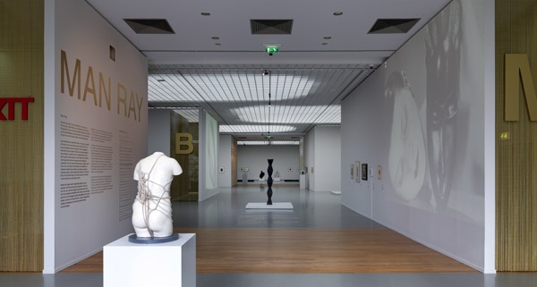 Brancusi, Rosso, Man Ray "Framing Sculpture" installation view at Museum Boijmans Van Beuningen, Rotterdam, 2014
