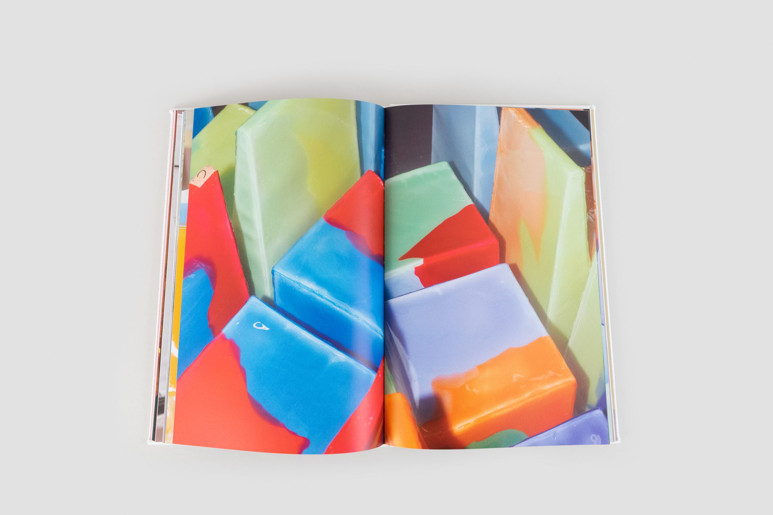 【洋書】 『COME STAI?』 Gaetano Pesce Gaetano Pesce : Come Stai? - Les presses du réel (book)