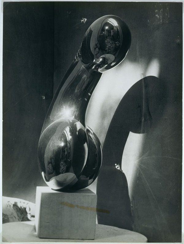 Brancusi, Rosso, Man Ray “Framing Sculpture” at Museum Boijmans